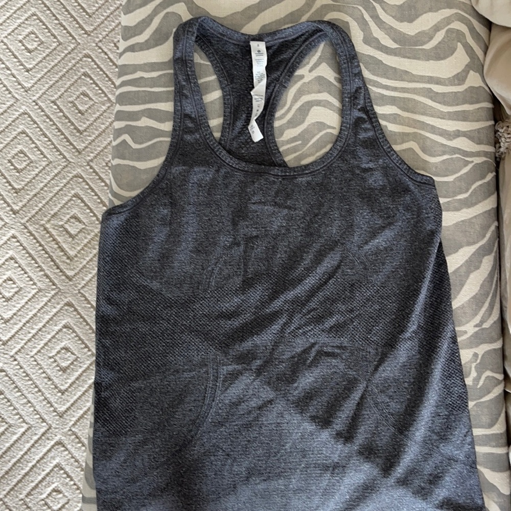 Lululemon workout top